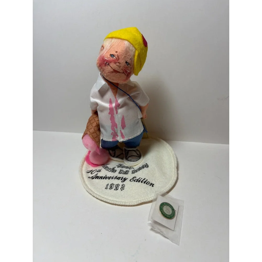Annalee Mobilitee 1993 10th Anniversary Doll Society Boy w Ice Cream w Pin & Bag